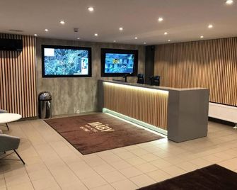 Måby park & hotell - Marsta - Recepce