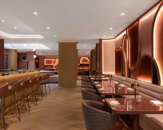 Revery Toronto Downtown, Curio Collection by Hilton - Toronto - Restaurang