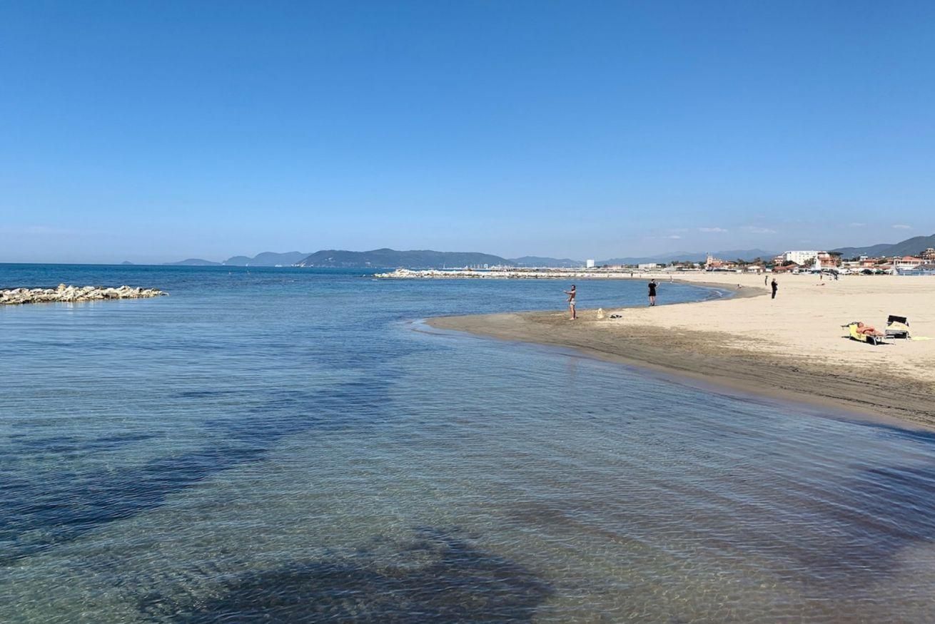 Mare Blu Appartamenti Marina Di Massa - Massa - Pláž