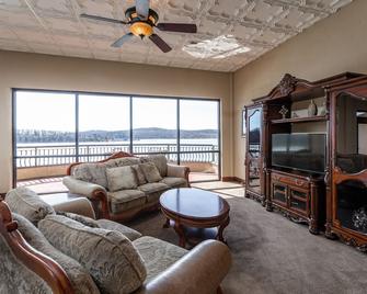 D'monaco Resort Condos On Table Rock Lak - Ridgedale - Huiskamer