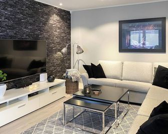 Awesome home in Olden with WiFi - Olden - Sala de estar