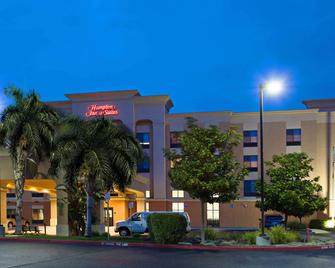 Hampton Inn & Suites Clovis-Airport North - Clovis - Gebäude