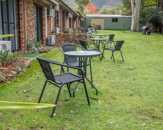 Eildon Parkview Motor Inn. Room 1 - Eildon - Patio