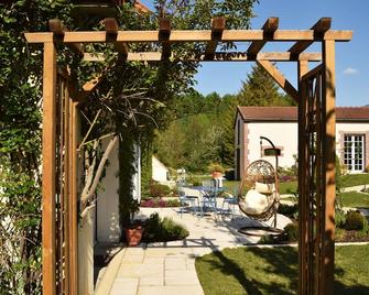 Au Pré du Moulin - Vertus - Patio