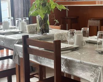 Residencial Aeroporto - São Tomé - Restaurante