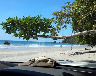 The Elephant Castle Beach Front Penthouse - Manuel Antonio - Playa