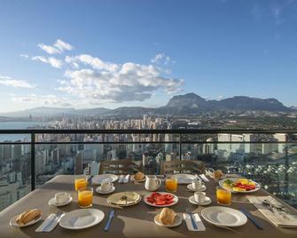 Pierre & Vacances Apartamentos Benidorm Horizon - Benidorm - Balkon