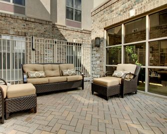 Hampton Inn & Suites Chicago/Aurora - Aurora - Terasa