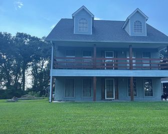 Lovely 3-bedroom house with AC in charming rural Abbeville. Quiet country home. - Abbeville - Gebouw