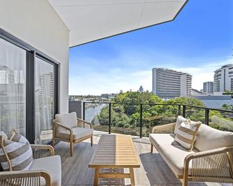Spice Broadbeach - Gclr - Mermaid Beach - Balcony