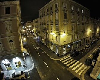 Nuovo Albergo Centro - Trieste - Building