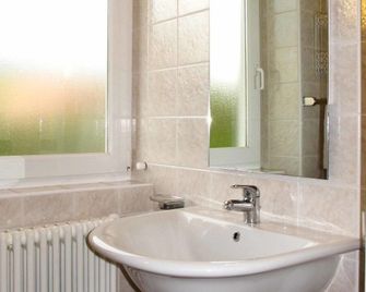 Residence Corte Delle Rose - Garda - Bathroom