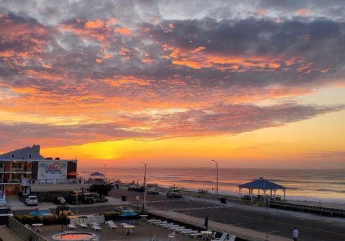 Acropolis Oceanfront Resort from North Wildwood Hotel Deals