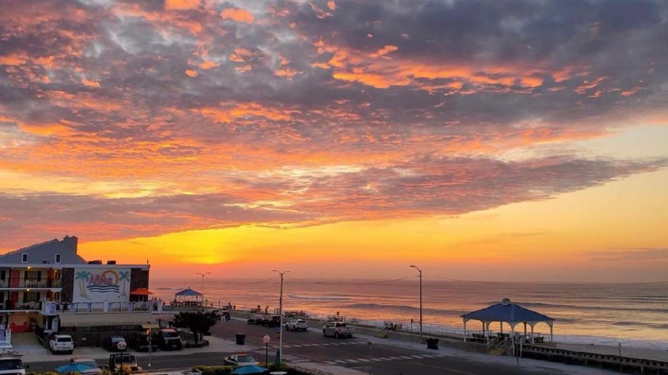 Acropolis Oceanfront Resort