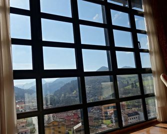 Hotel Mirador de la Cepada - קאנגאס דה אוניס - מרפסת