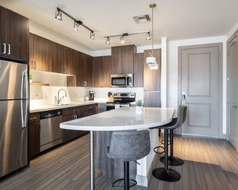 Two Modern Cozysuites At Town Lake Waterfront - Tempe - Kitchen