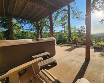 Near Lake/River ~ Hot Tub! - Norfork - Balcony