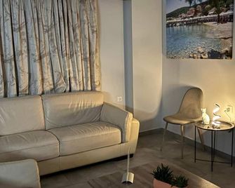 3 Island View Hotel - Nydri - Salon