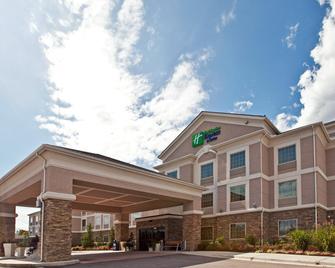 Holiday Inn Express & Suites Ada - Ada - Edificio