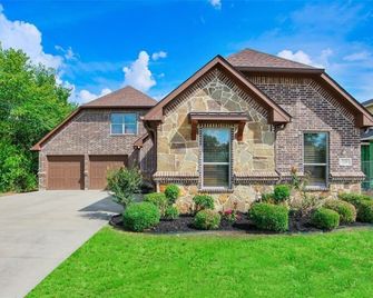 Grapevine Luxury Home - Grapevine - Building