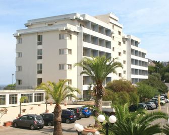 Hotel Santa Lucia Le Sabbie d'Oro - Cefalù - Building
