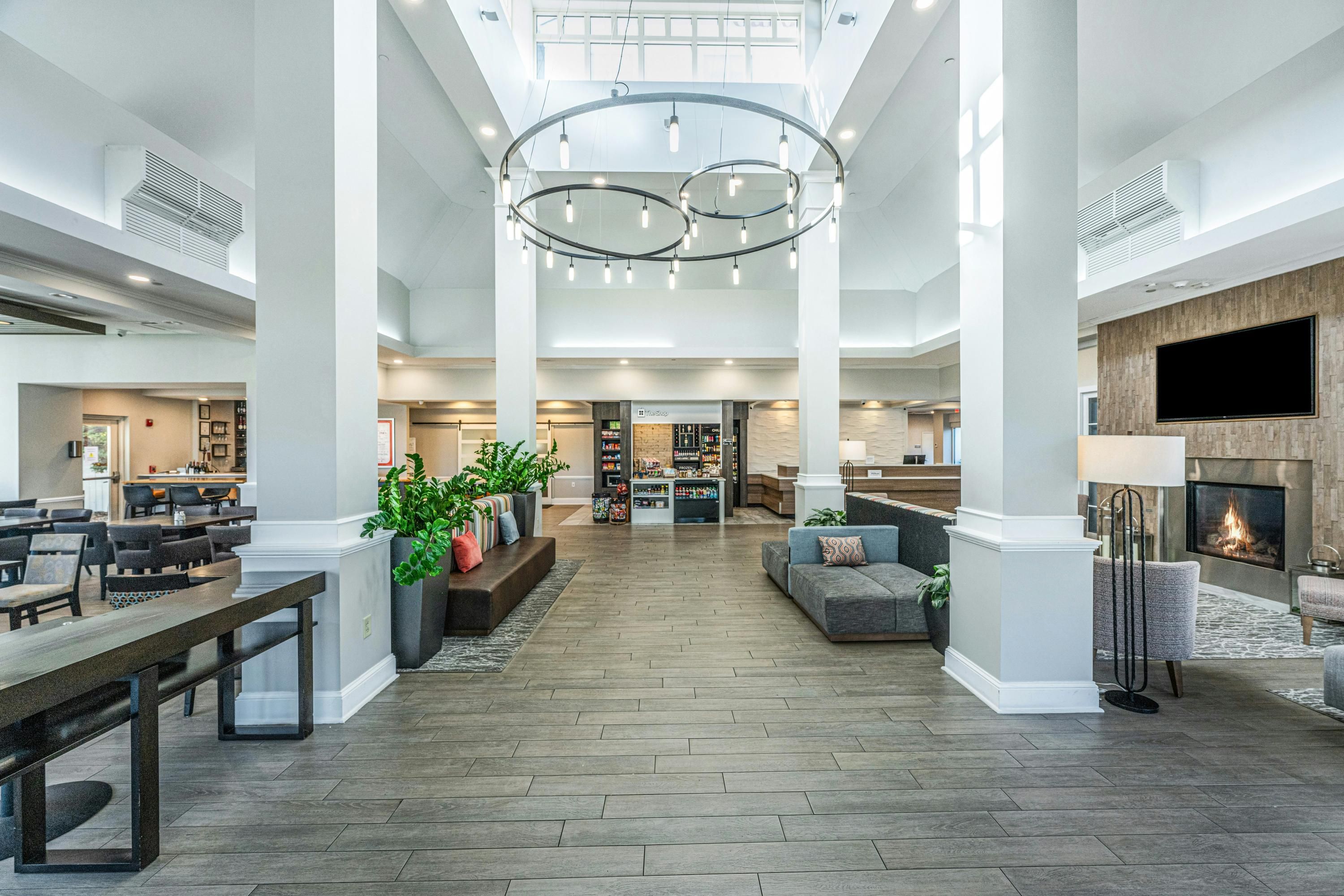 Hilton Garden Inn Charleston Airport - נורת' צ'רלסטון - לובי