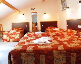 Les Hirondelles - Orcines - Bedroom