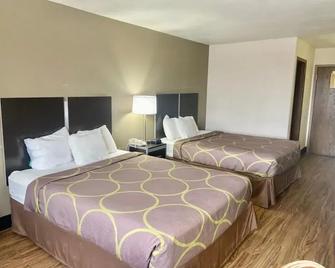 Econo Inn - Fremont - Bedroom
