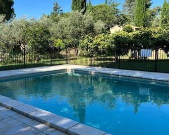 En Drome provençale mazet de charme avec piscine - Mirabel-aux-Baronnies - Piscina