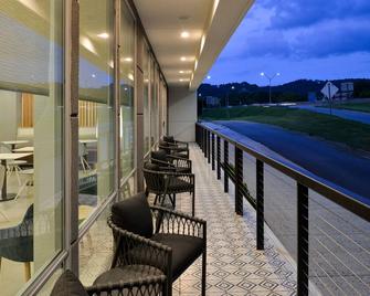 TownePlace Suites by Marriott Asheville Downtown - Asheville - Balkon