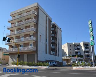 Hotel A-14 - Modugno - Edificio