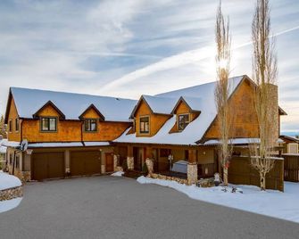Rocky View Bed & Breakfast - Calgary - Byggnad