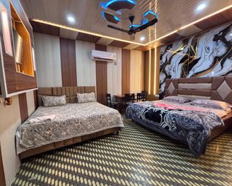 Rrr Hotel - Pathānkot - Living room