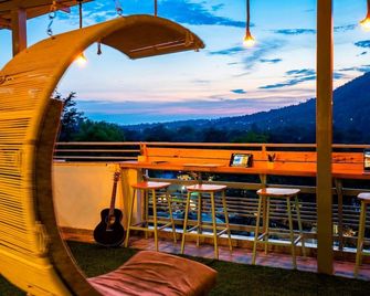 Zostel Rishikesh, Laxman Jhula - Rishikesh - Balcó