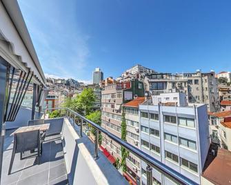 Cihangir Palace Hotel - Istanbul - Balkon