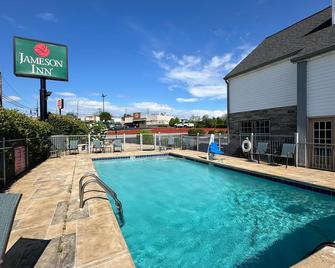 Jameson Inn Winder - Winder - Piscina