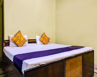 Spot On Surya Guest House - Rohtak - Bedroom