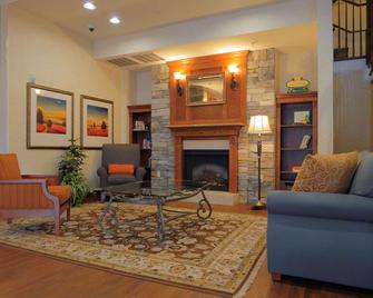 Country Inn & Suites Columbia at Harbison - Columbia - Living room