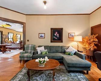 The Mulburn Inn - Bethlehem - Living room