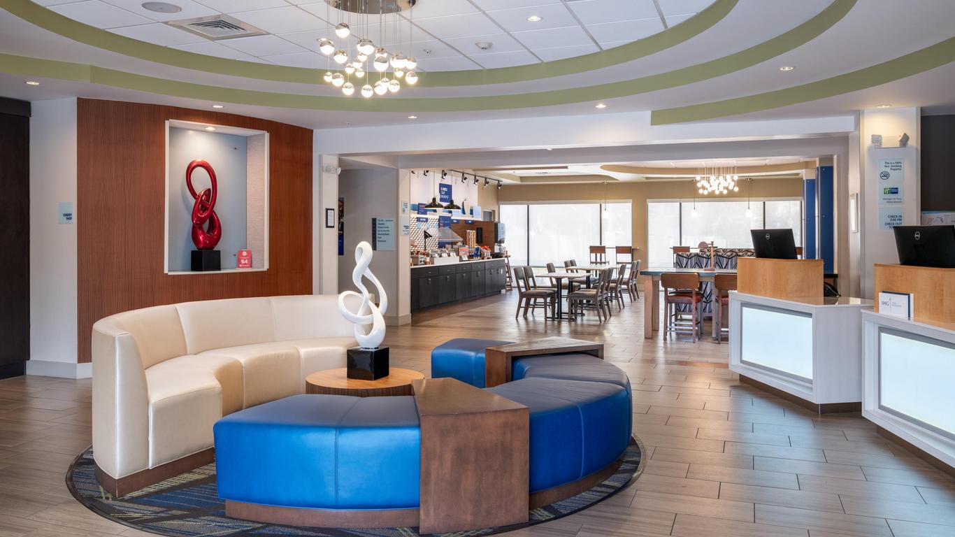 Holiday Inn Express & Suites Lakeland South By IHG