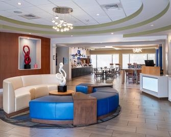 Holiday Inn Express & Suites Lakeland South By IHG - לייקלנד - בניין