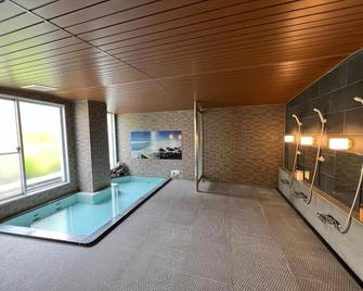 Kitashiga Holiday Inn - Yamanouchi - Bể bơi