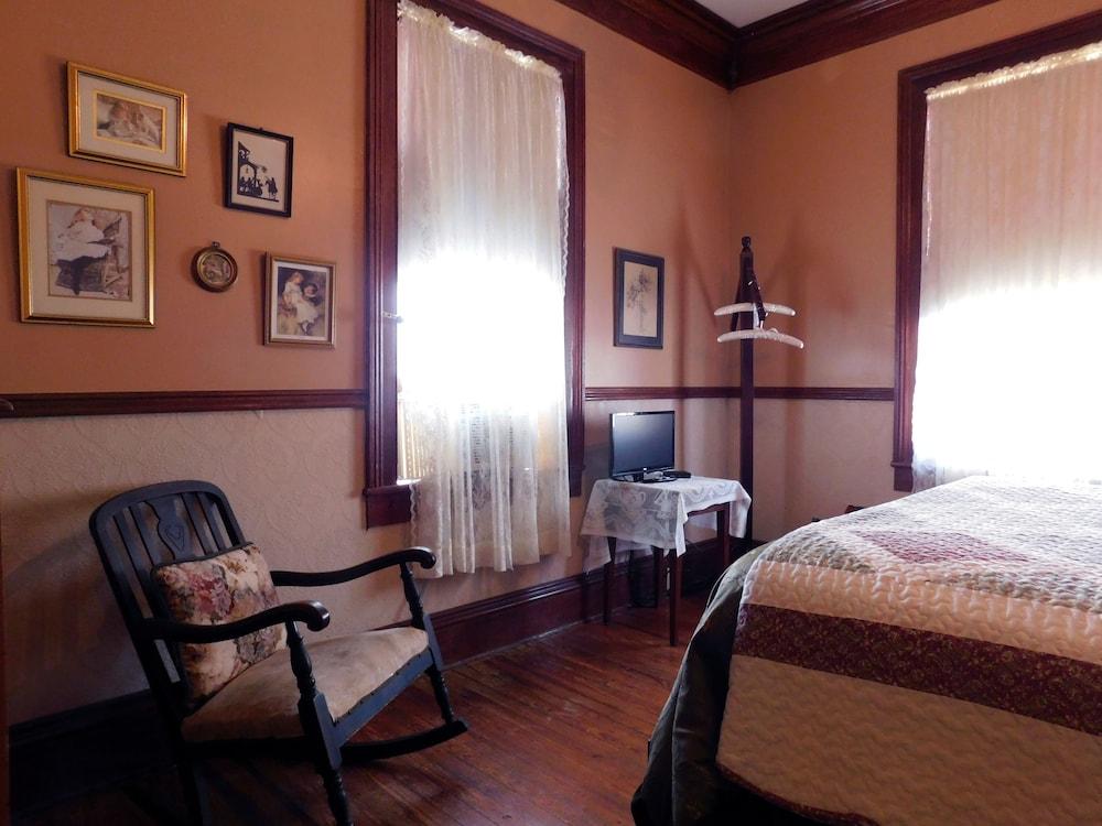 Pensacola Victorian Bed And Breakfast From $129. Pensacola Hotel Deals ...