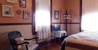 Pensacola Victorian Bed and Breakfast - Pensacola - Bedroom