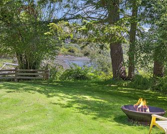 Newly Listed! Cozy Historic Cottage near town! - Friday Harbor - Patio