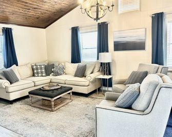 Cozy in the Cove: Smith Lake Cullman County: Private Dock! Year Round Water - Cullman - Sala de estar
