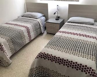 Ideal first floor holiday apartment in the heart of Mellieha - Mellieħa - Habitación