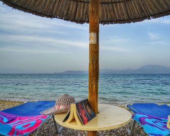 Kokoni Beach Hotel - Kokkoni - Playa