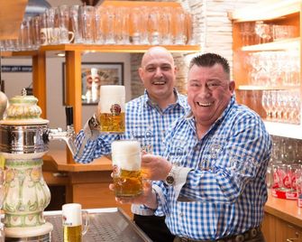 Hotel & Restaurant Waldcafe Hettstedt - Aschersleben - Bar