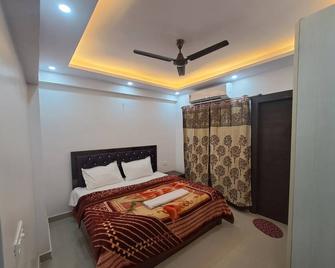 Gokul 3bhk Service Apartment Bharat City - Ghāziābād - Bedroom